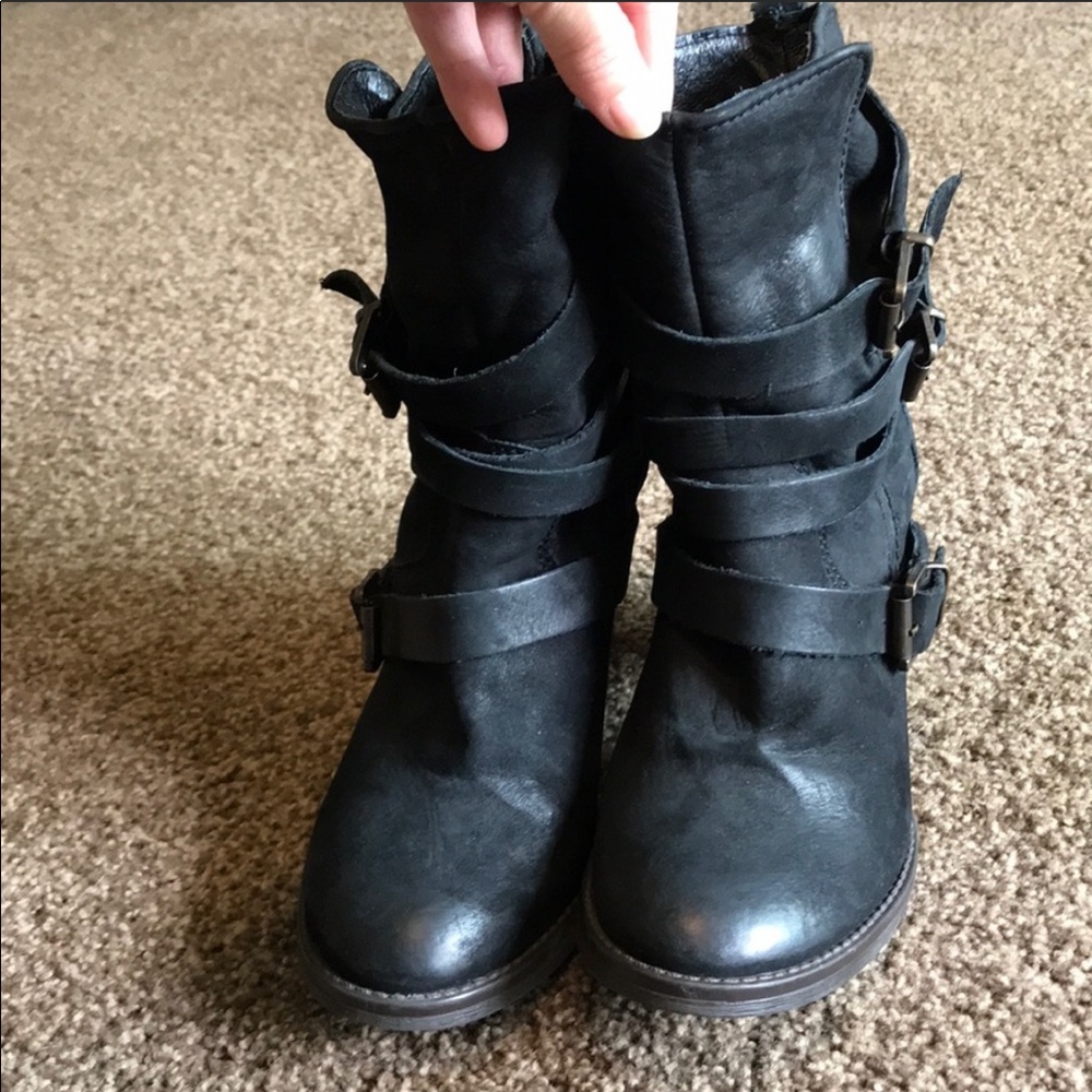Steve Madden booties size 8